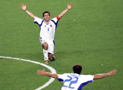 O θρίαμβος της Ελλάδας στο Euro 2004 μέσα από 24+1 φωτογραφίες
