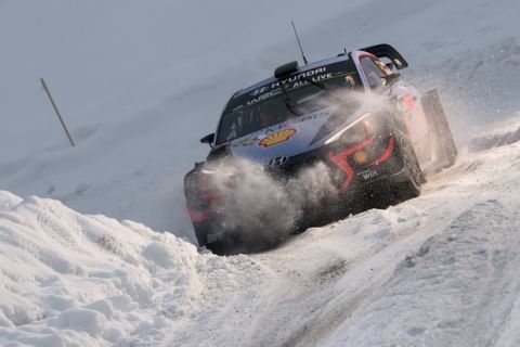 Ο Νεβίλ στην κορυφή του WRC με τη νίκη στη Σουηδία