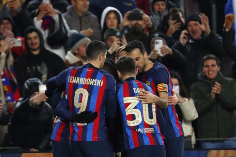 Οι παίκτες της Μπαρτσελόνα πανηγυρίζουν γκολ που σημείωσαν κόντρα στη Ρεάλ Σοσιεδάδ για τα προημιτελικά του Copa del Rey 2022-2023 στο "Καμπ Νόου" | Τετάρτη 25 Ιανουαρίου 2023