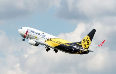epa03714913 The team jet of Borussia Dortmund takes off from the airport in Dortmund, Germany, 24 May 2013. Borussia Dortmund will face FC Bayern Munich in the UEFA Champions League soccer final in London on 25 May 2013.  EPA/BERND THISSEN