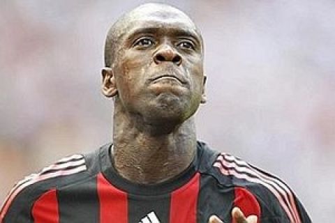 AC Milan midfielder Clarence Seedorf, of the Netherlands, reacts during an Italian major league soccer match between AC Milan and Bologna, at the San Siro stadium in Milan, Italy, Sunday, Aug.31, 2008. (AP Photo/Luca Bruno)