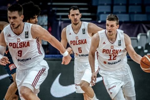 Με παίκτη της EuroLeague και η σύνθεση της Πολωνίας