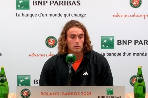 Ο Τσιτσιπάς στη διάρκεια της συνέντευξης του στο Roland Garros 