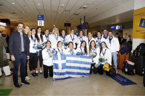 Η άφιξη της Εθνικής ομάδας πόλο γυναικών στην Ελλάδα