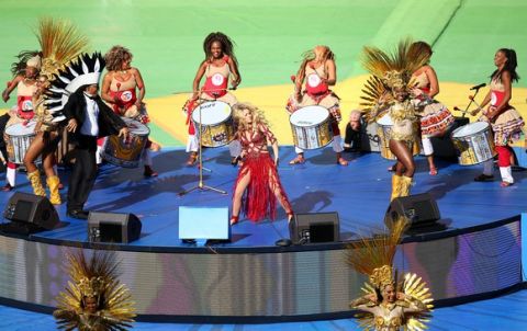 RIO DE JANEIRO, BRAZIL - JULY 13:  Singer Shakira performs during the closing ceremony prior to the 2014 FIFA World Cup Brazil Final match between Germany and Argentina at Maracana on July 13, 2014 in Rio de Janeiro, Brazil.  (Photo by Robert Cianflone/Getty Images)