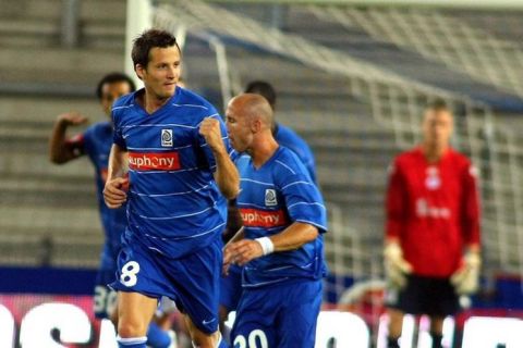 20090820 - GENK, BELGIUM: Genk's Daniel Toszer celebrates after scoring the 1-2 during the first leg match between Genk and French Lille, in the play off round of the UEFA Europa League, Thursday 20 August 2009.
BELGA PHOTO MICHEL KRAKOWSKI