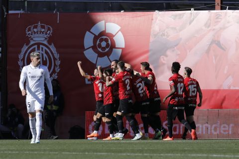 Οι παίκτες της Μαγιόρκα πανηγυρίζουν γκολ που σημείωσαν κόντρα στη Ρεάλ για τη La Liga 2022-2023 στο "Σον Μόιτς", Μαγιόρκα | Κυριακή 5 Φεβρουαρίου 2023