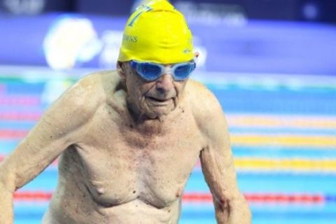Παγκόσμιο ρεκόρ από 99χρονο κολυμβητή στα 50μ. ελεύθερο