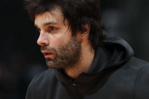 Los Angeles Clippers guard Milos Teodosic (4) in the first half of an NBA basketball game Tuesday, Feb. 27, 2018, in Denver. (AP Photo/David Zalubowski)