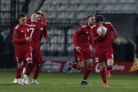 Ο Κβίχα Κβαρατσκέλια με την Εθνική Γεωργίας πανηγυρίζει γκολ κόντρα στην Ελλάδα στο Nations League
