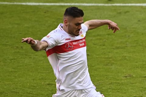 Ο Κώστας Μαυροπάνος της Στουτγκάρδης σε στιγμιότυπο της αναμέτρησης με την Μπάγερν για την Bundesliga 2020-2021 στην "Άλιαντς Αρένα", Μόναχο | Σάββατο 20 Μαρτίου 2021