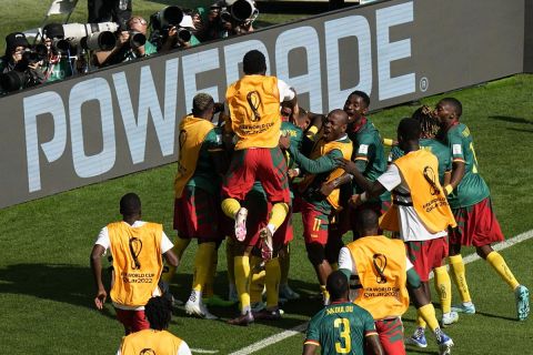 Μουντιάλ 2022, Καμερούν: Κόρνερ του Κούντε και 1-0 ο Καστελετό κόντρα στη Σερβία