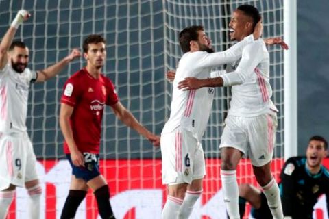 Ο Έντερ Μιλιτάο της Ρεάλ πανηγυρίζει γκολ που σημείωσε κόντρα στην Οσασούνα για τη La Liga 2020-2021 στο "Αλφρέδο ντι Στέφανο", Μαδρίτη | Μεγάλο Σάββατο 1 Μαΐου 2021