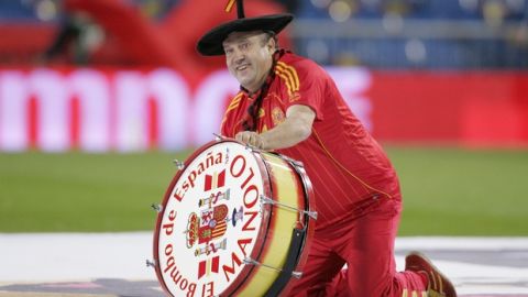 Spain's animator known as 'Manolo el Bombo' is seen with his drum during a Euro 2008 qualifying soccer match against Sweden at the Santiago Bernabeu stadium in Madrid, Saturday Nov. 17, 2007. (AP Photo/Paul White) ** EFE OUT **