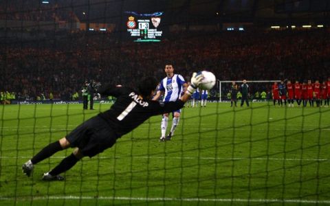 GLASGOW, UNITED KINGDOM - MAY 16:  Marc Torrejon of Espanyol has his team's fourth penalty in a penalty shootout saved by Andres Palop of Sevilla to secure victory for Sevilla during the UEFA Cup Final between Espanyol and Sevilla at Hampden Park on May 16, 2007 in Glasgow, Scotland.  (Photo by Shaun Botterill/Getty Images)