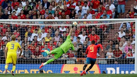 Ο Ρόμπιν Όλσεν της Σουηδίας σε στιγμιότυπο της αναμέτρησης με την Ισπανία για την προκριματική φάση του Euro 2020 στο "Σαντιάγο Μπερναμπέου", Μαδρίτη | Δευτέρα 10 Ιουνίου 2019