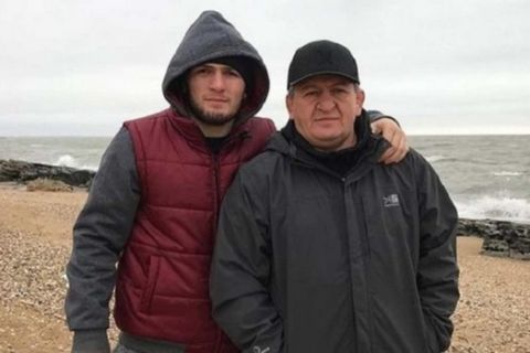 Khabib Nurmagomedov: Σε κρίσιμη κατάσταση ο πατέρας και προπονητής του