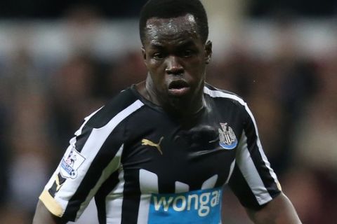 Newcastle United's Cheick Tiote during their English Premier League soccer match between Newcastle United and Everton at St James' Park, Newcastle, England, Sunday, Dec. 28, 2014. (AP Photo/Scott Heppell)