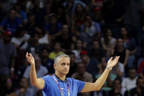 Slovenia's coach Igor Kokoskov gives instructions to his players during their Eurobasket European Basketball Championship final match against Serbia, in Istanbul, Sunday, Sept. 17. 2017. (AP Photo/Lefteris Pitarakis)