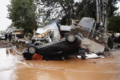 Πλημμύρες στη Μάνδρα: Στους 19 οι νεκροί
