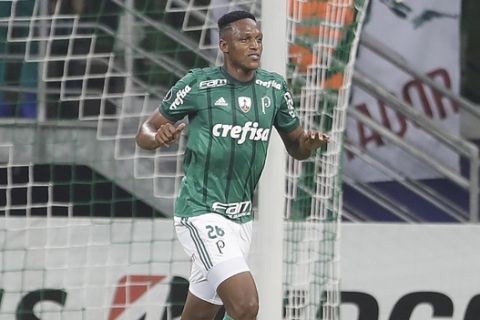 Yerry Mina of Brazil's Palmeiras celebrates after scoring against Argentina's Atletico Tucuman during a Copa Libertadores soccer match in Sao Paulo, Brazil, Wednesday, May 24, 2017. (AP Photo/Andre Penner)