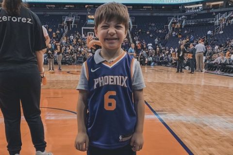 Ο 6χρονος Τέντι έκανε τα γενέθλια που του άξιζαν χάρη στους Phoenix Suns