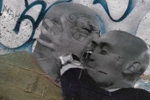 Γκράφιτι ως ένδειξη διαμαρτυρίας για το φιλί του Ρουμπιάλες στην Ερμόσο, "θα το έκανε με τον Ινιέστα ή τον Καρβαχάλ;"