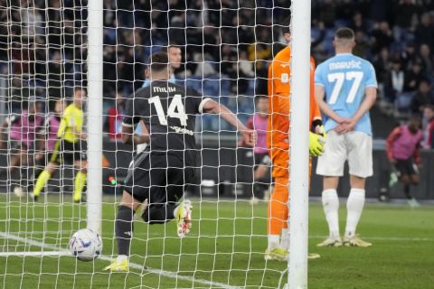 Ο Αρκάντιους Μίλικ πανηγυρίζει γκολ του με την Γιουβέντους κόντρα στην Λάτσιο, για τα ημιτελικά του Coppa Italia