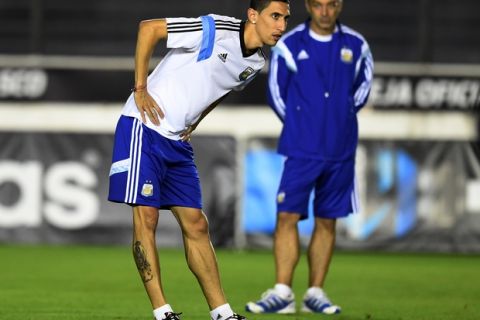 RIO DE JANEIRO, BRAZIL - JULY 12:  Angel di Maria of Argentina warms up during the Argentina training session, ahead of the 2014 FIFA World Cup Final, at Estadio Sao Januario on July 12, 2014 in Rio de Janeiro, Brazil.  (Photo by Matthias Hangst/Getty Images)
