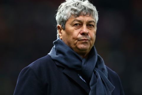 MANCHESTER, ENGLAND - DECEMBER 10:  Shakhtar Donetsk  Manager Mircea Lucescu looks on prior to the UEFA Champions League Group A match between Manchester United and Shakhtar Donetsk at Old Trafford on December 10, 2013 in Manchester, England.  (Photo by Michael Steele/Getty Images)