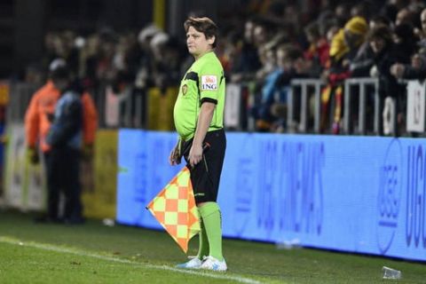 Διαιτητής τραυματίστηκε στο Κύπελλο Βελγίου και αντικαταστάθηκε από φίλαθλο