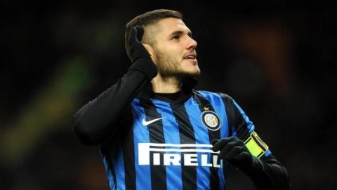 Inter's forward  Mauro Icardi jubilates after scoring the lead of 1-0 during the Italian serie A soccer match between Fc Inter and Ac Chievo Verona at Giuseppe Meazza stadium in Milan, 3 February 2016. ANSA/ DANIELE MASCOLO