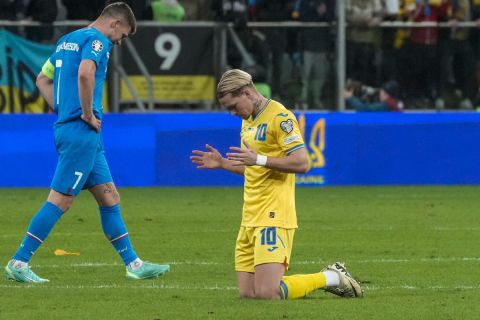 Ο Μούντρικ στη διάρκεια του αγώνα Ουκρανία - Ισλανδία για το Euro 2024