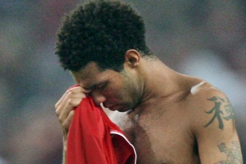 ** CROP ** Liverpool's Jermaine Pennant leaves the field at the end of the Champions League Final soccer match between AC Milan and Liverpool at the Olympic Stadium in Athens Wednesday May 23, 2007. Liverpool lost 1-2. (AP Photo/Jon Super)