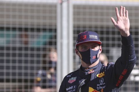 Ο Μαξ Φερστάπεν της Red Bull σε στιγμιότυπο ύστερα από τον αγώνα σπριντ του GP Βρετανίας 2021 στην πίστα του Σίλβερστοουν | Σάββατο 17 Ιουλίου 2021