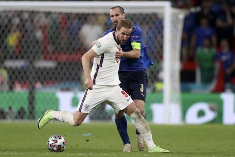 Αγγλία και Ιταλία ψάχνουν τον τρόπο που θα κλειδώσουν την πρόκριση στα τελικά του Παγκοσμίου Κυπέλλου