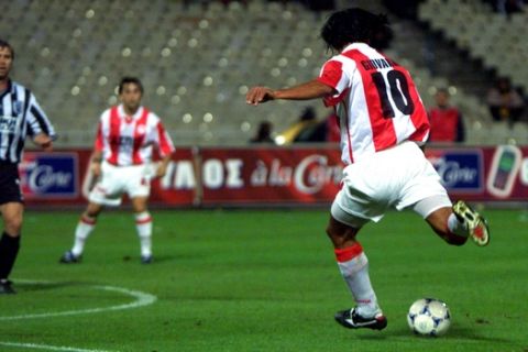 Ο Ζιοβάνι θυμήθηκε τη λόμπα στο Ολυμπιακός - ΠΑΟΚ 4-1 το 1999