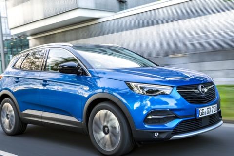 Η Opel ετοιμάζεται για τις πωλήσεις υβριδικών- ηλεκτρικών 