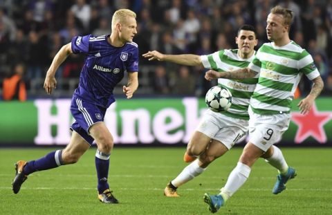 Celtic's Leigh Griffiths, right, kicks the ball to score the matches first goal during a Champions League Group B soccer match between Anderlecht and Celtic at the Constant Vanden Stock stadium in Brussels, Wednesday, Sept. 27, 2017. (AP Photo/Geert Vanden Wijngaert)