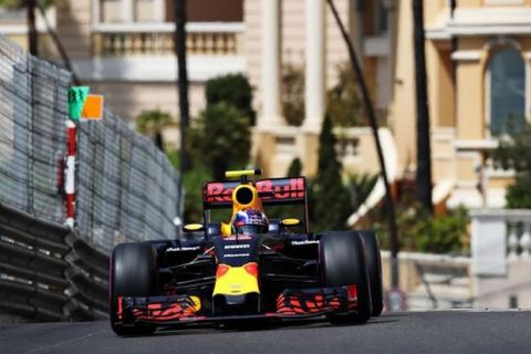 MONTE-CARLO, MONACO - MAY 28: Max Verstappen of the Netherlands driving the (33) Red Bull Racing Red Bull-TAG Heuer RB12 TAG Heuer on track during final practice ahead of the Monaco Formula One Grand Prix at Circuit de Monaco on May 28, 2016 in Monte-Carlo, Monaco.  (Photo by Mark Thompson/Getty Images)