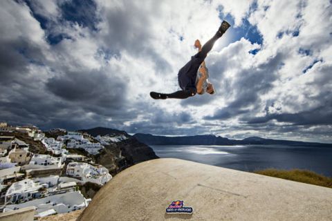Jason Paul of Germany performs in Santorini, Greece on September 30, 2015 // Samo Vidic/Red Bull Content Pool // P-20151001-00046 // Usage for editorial use only // Please go to www.redbullcontentpool.com for further information. // 