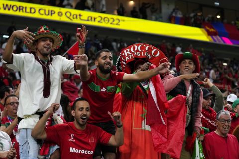 Μαροκινοί οπαδοί στο ματς με την Πορτογαλία