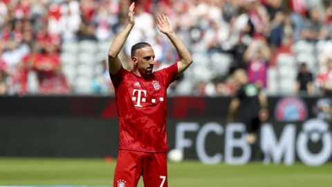 Bayern's Franck Ribery applaudes prior to the German Bundesliga soccer match between FC Bayern Munich and Eintracht Frankfurt in Munich, Germany, Saturday, May 18, 2019. (AP Photo/Matthias Schrader)