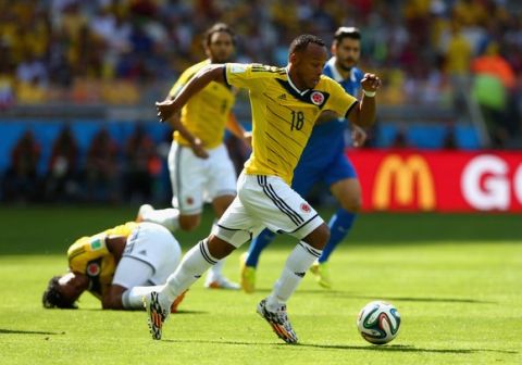 BELO HORIZONTE, BRAZIL - JUNE 14:  Juan Camilo Zuniga of Colombia controls the ball during the 2014 FIFA World Cup Brazil Group C match between Colombia and Greece at Estadio Mineirao on June 14, 2014 in Belo Horizonte, Brazil.  (Photo by Quinn Rooney/Getty Images)