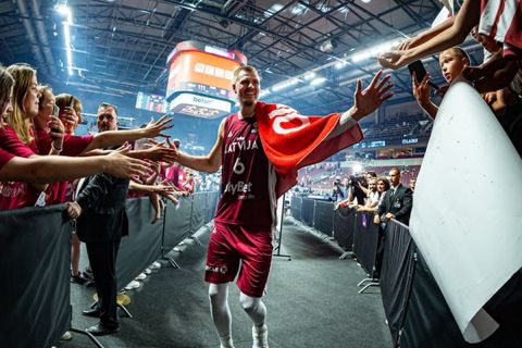 Η προεπιλογή της Λετονίας για το πρώτο της Παγκόσμιο Κύπελλο έχει Πορζίνγκις και όλες τις παλιοσειρές