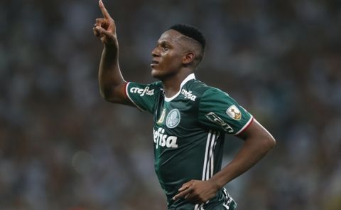 Yerry Mina, of Brazil Palmeiras, celebrates scoring against Bolivia's Jorge Wilstermann at a Copa Libertadores soccer match in Sao Paulo, Brazil, Wednesday, March 15, 2017. (AP Photo/Nelson Antoine)