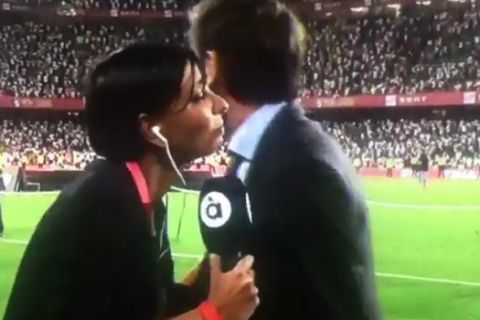 Απρόοπτο με παραλίγο φιλί on camera μετά το Μπαρτσελόνα-Βαλένθια