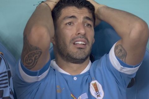 Μουντιάλ 2022, Γκάνα-Ουρουγουάη: Σοκαρισμένος ο Σουάρες στον πάγκο, έβαλε τα κλάματα μετά το γκολ της Νοτίου Κορέας