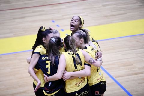 Volley League γυναικών: Πήραν τα ντέρμπι ΑΕΚ και ΑΟ Θήρας κόντρα σε Παναθηναϊκό και ΠΑΟΚ