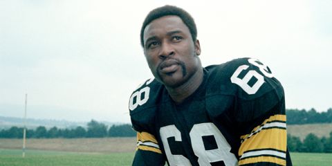 Pittsburgh Steelers' defensive end L.C. Greenwood is seen in 1973.  (AP Photo/Harry Cabluck)